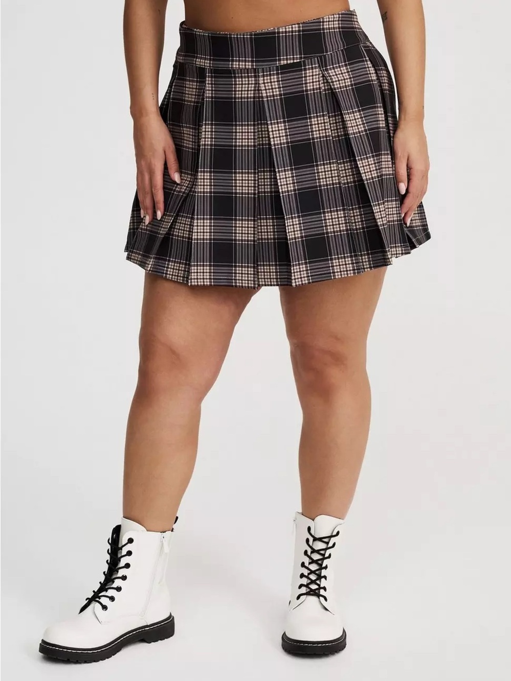 Torrid Black and Cream High-Rise Box-Pleat Skirt